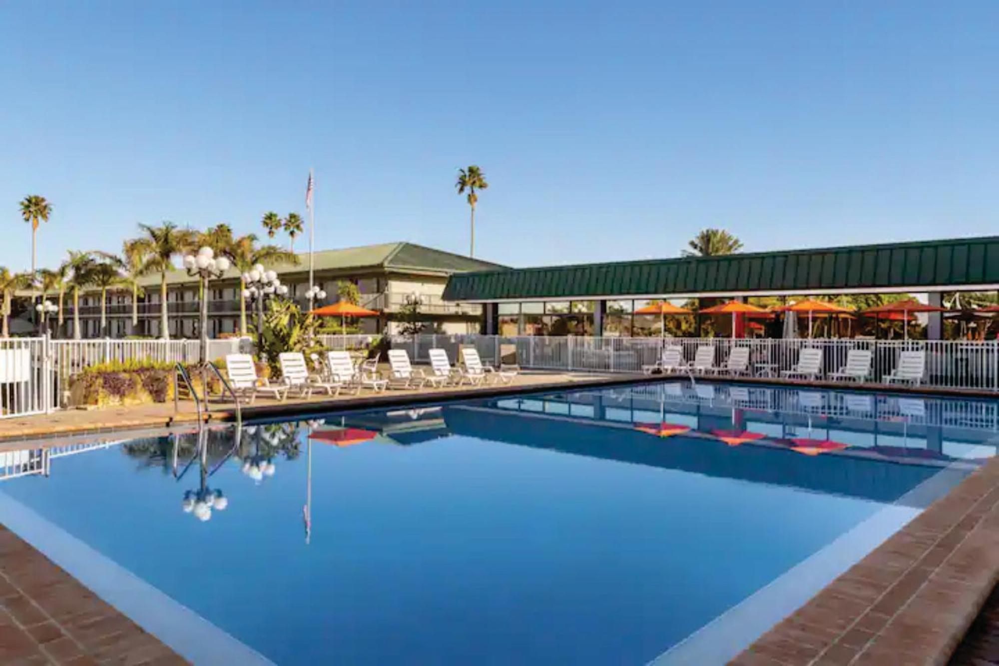 Getaway At The Marina Aparthotel