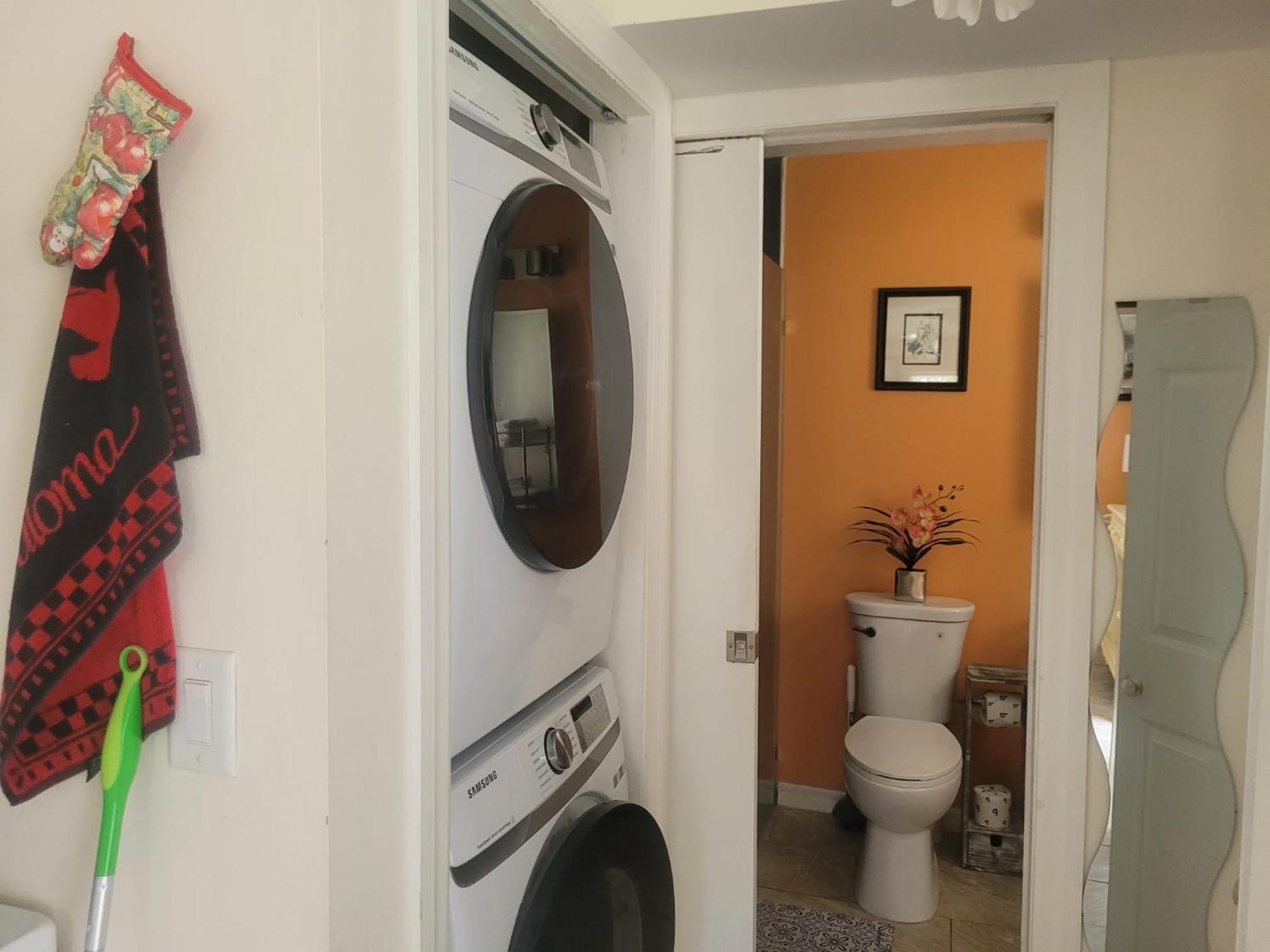 Apartment ~ Cozy In-law Close To Siesta Key ~