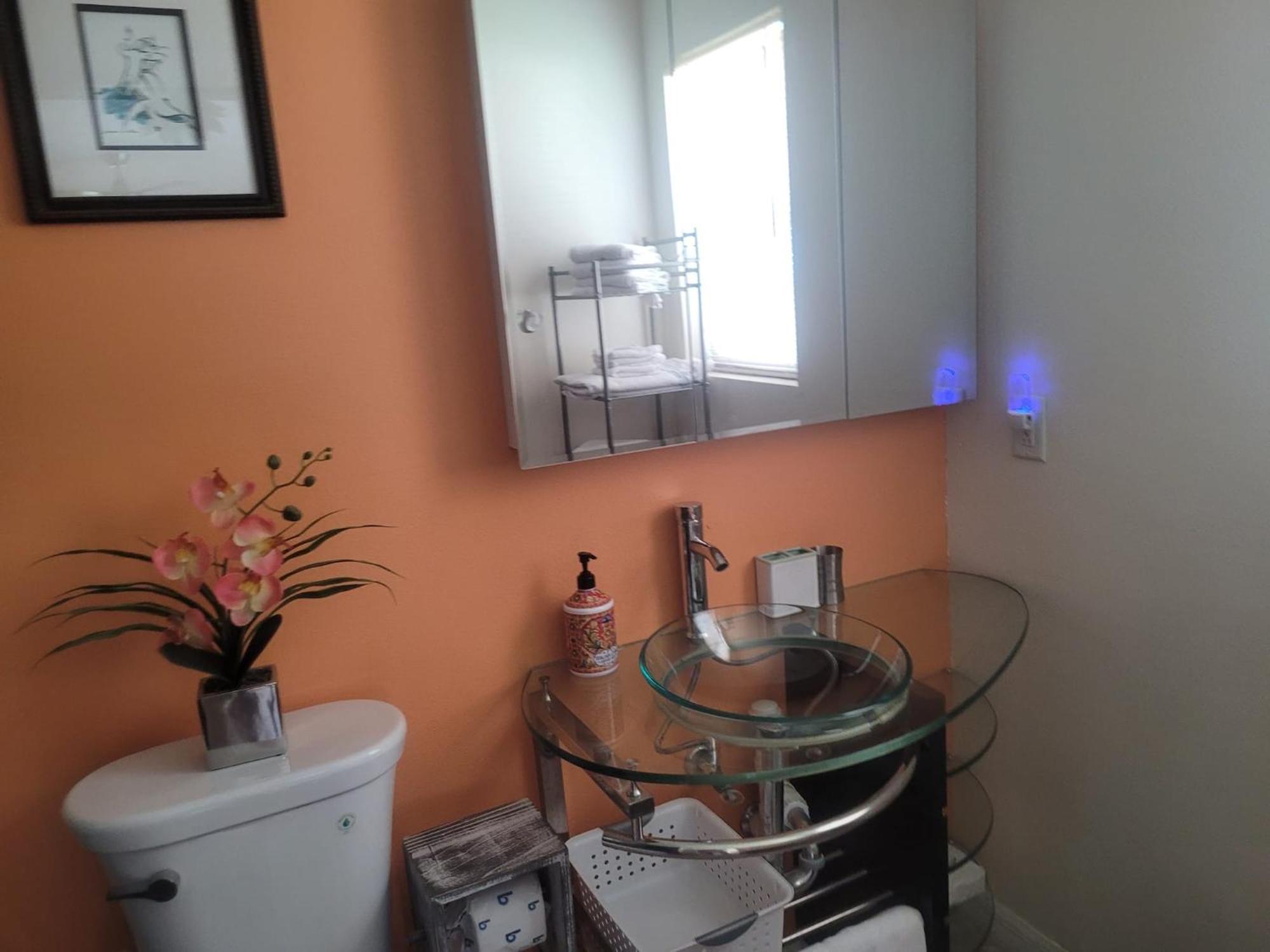 Apartment ~ Cozy In-law Close To Siesta Key ~ *