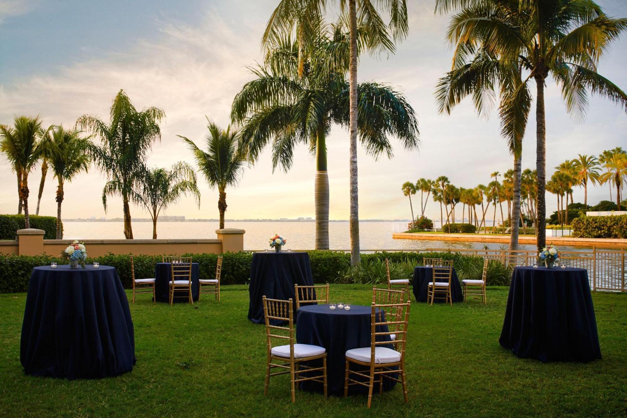 The Ritz-carlton, Hotel