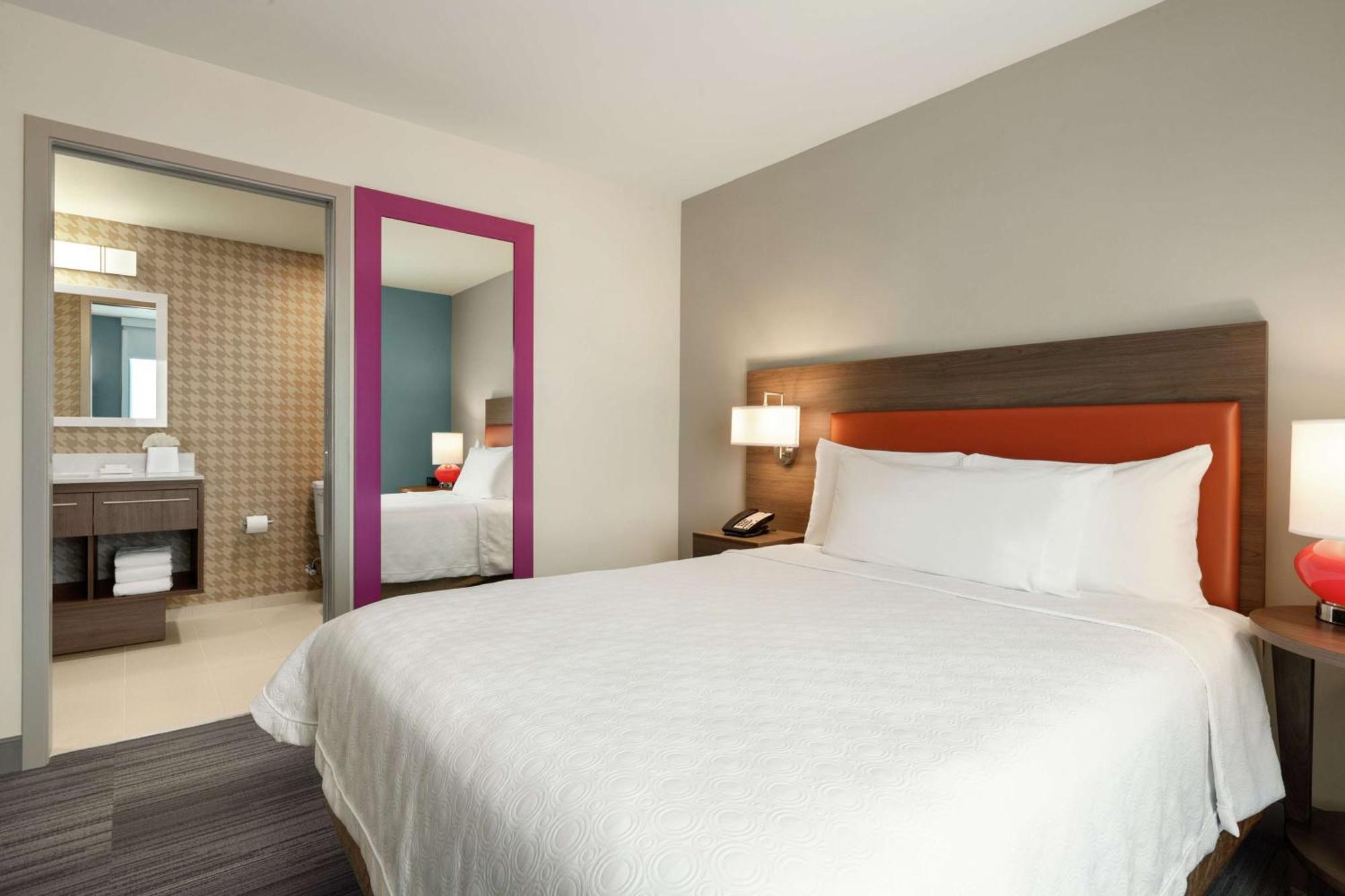 Home2 By Hilton Bradenton Airport Hotel 3*