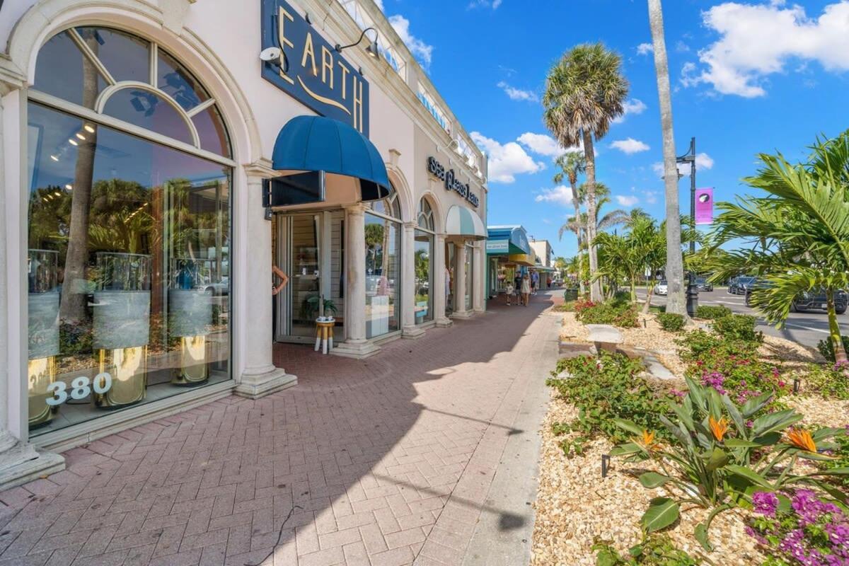 New! Kingston - Newly Renovated With Pool & Hot Tub, Walk To The Beach! * Sarasota
