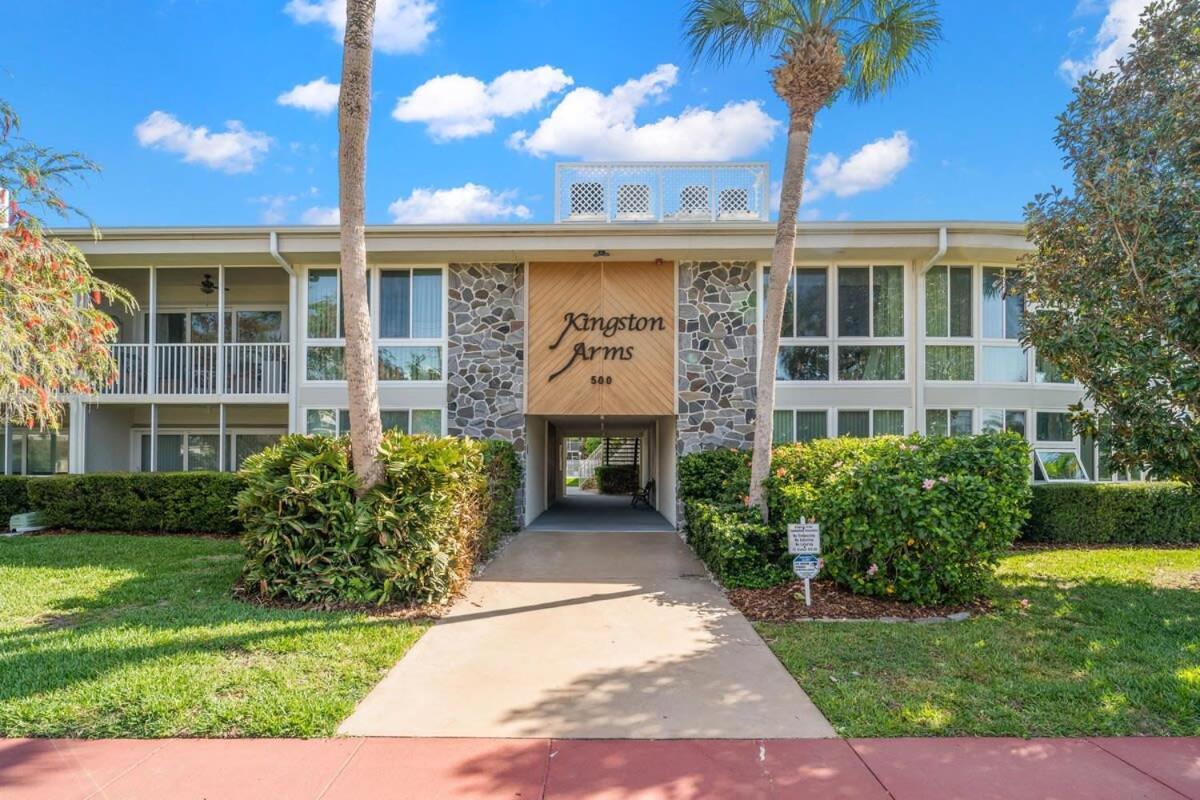 New! Kingston - Newly Renovated With Pool & Hot Tub, Walk To The Beach! Apartment Sarasota
