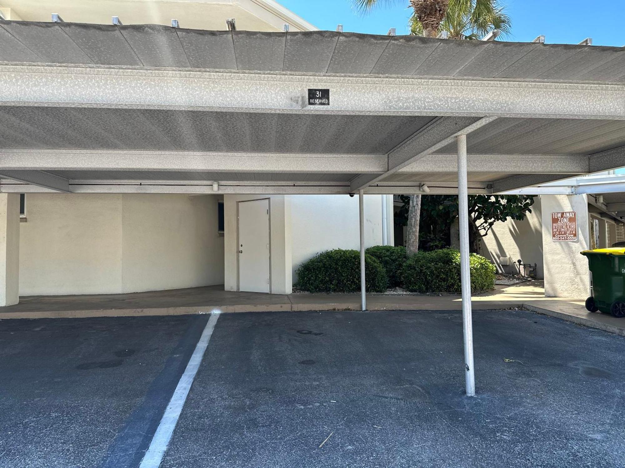 New! Kingston - Newly Renovated With Pool & Hot Tub, Walk To The Beach!