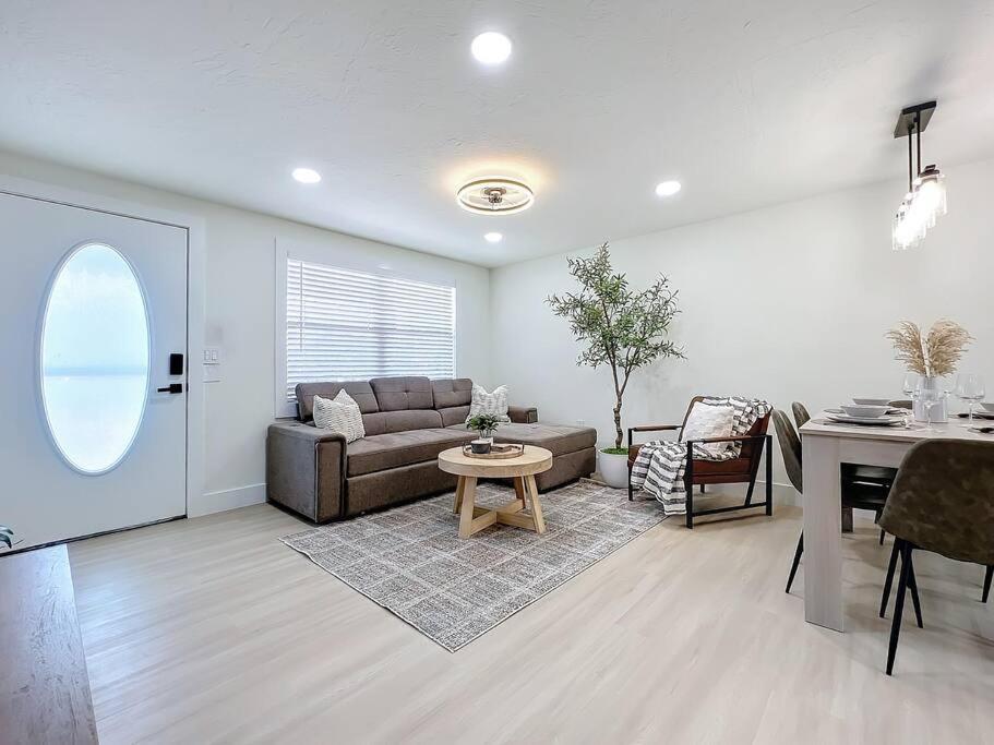 Poolside Paradise Near Siesta Key * Sarasota