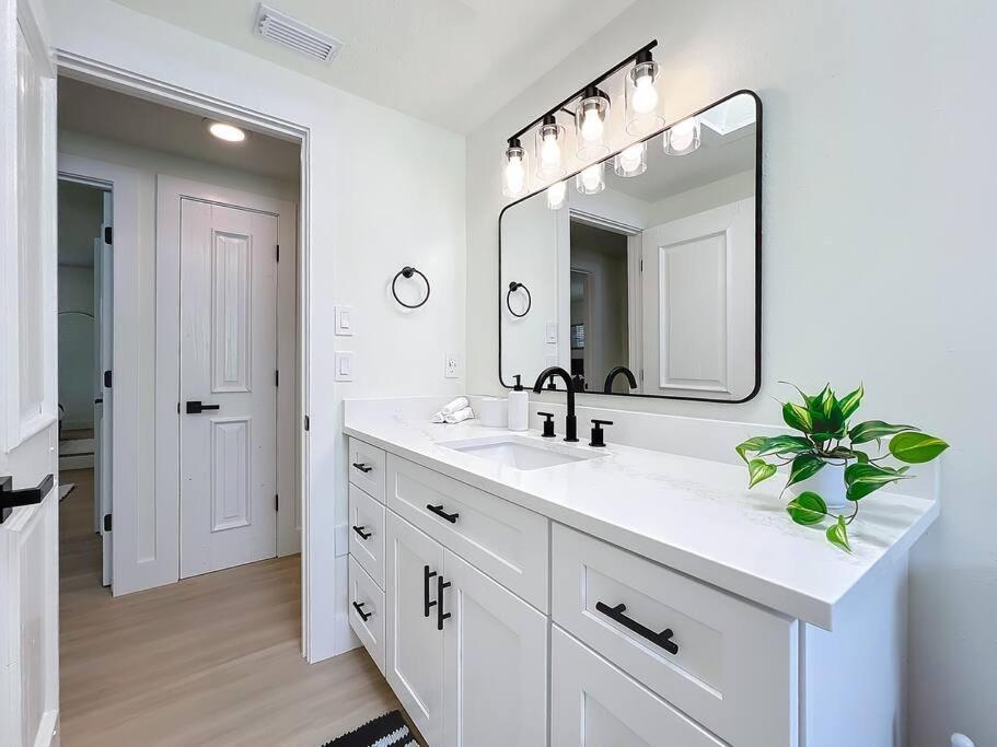 Poolside Paradise Near Siesta Key Holiday home Sarasota