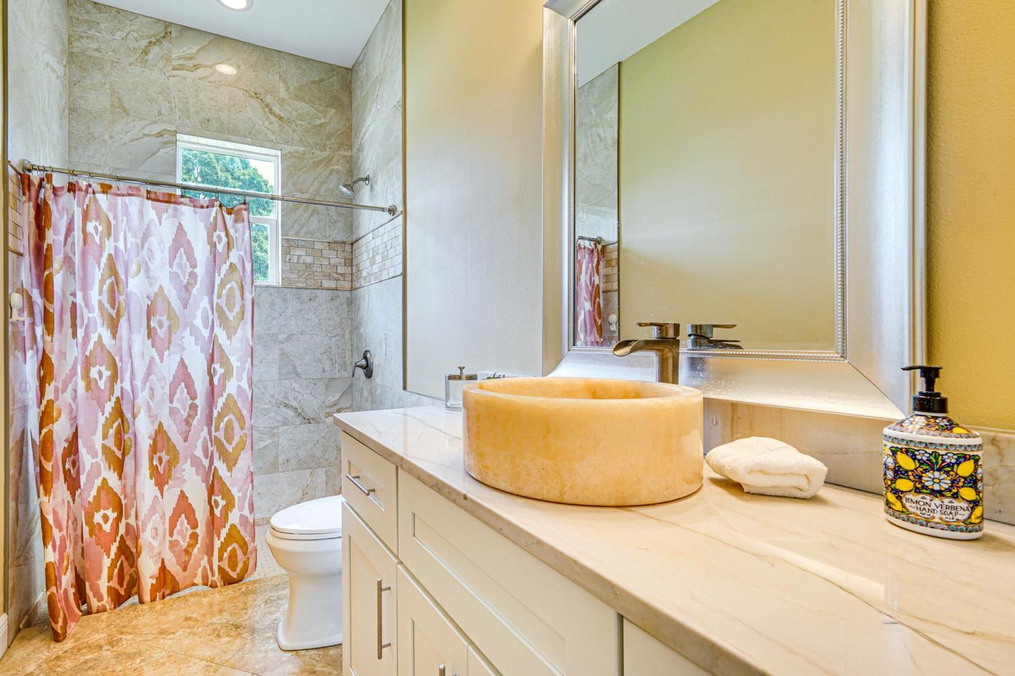 Sunny Oasis Swim, Golf, Shop And More! * Sarasota