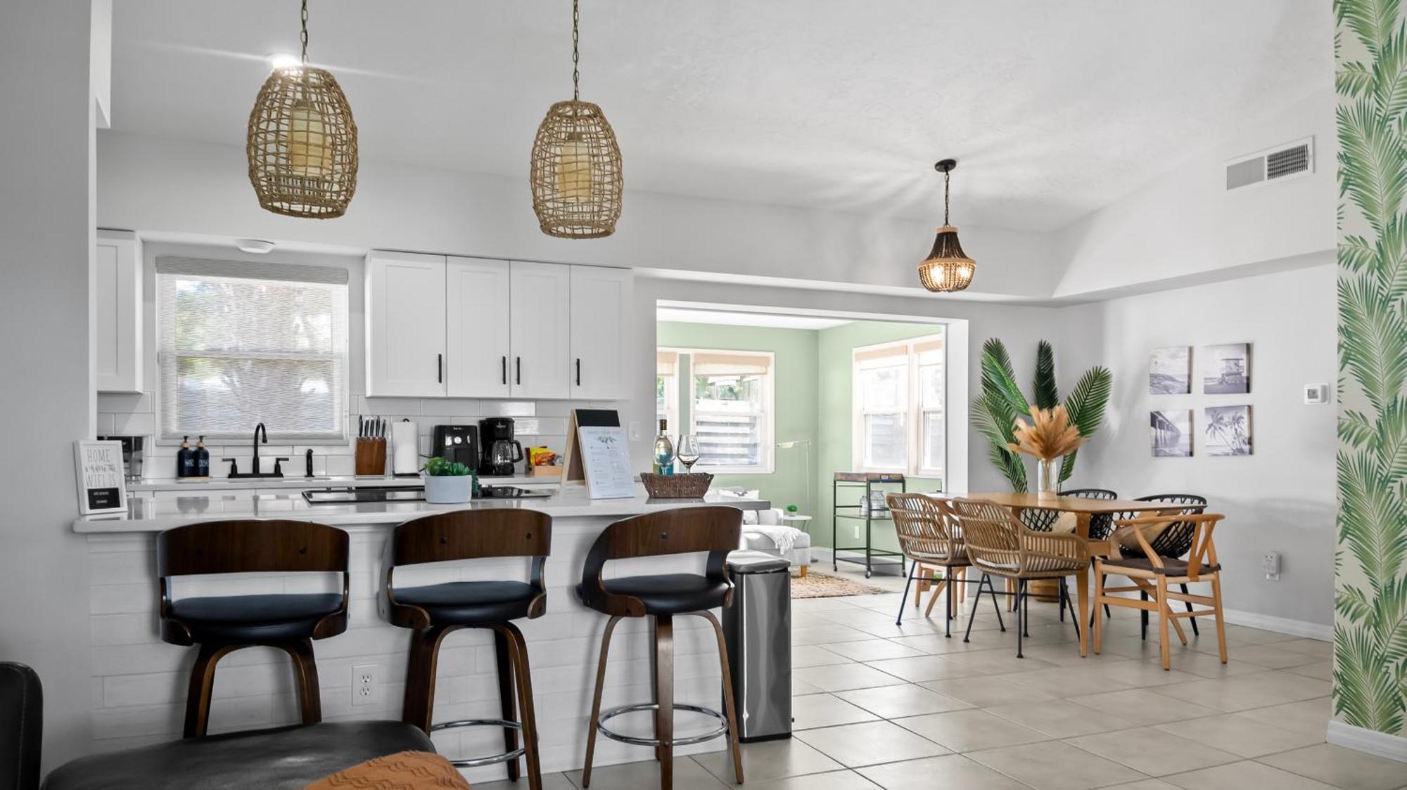 Modern Home,near Siesta Beach,downtown,hospital