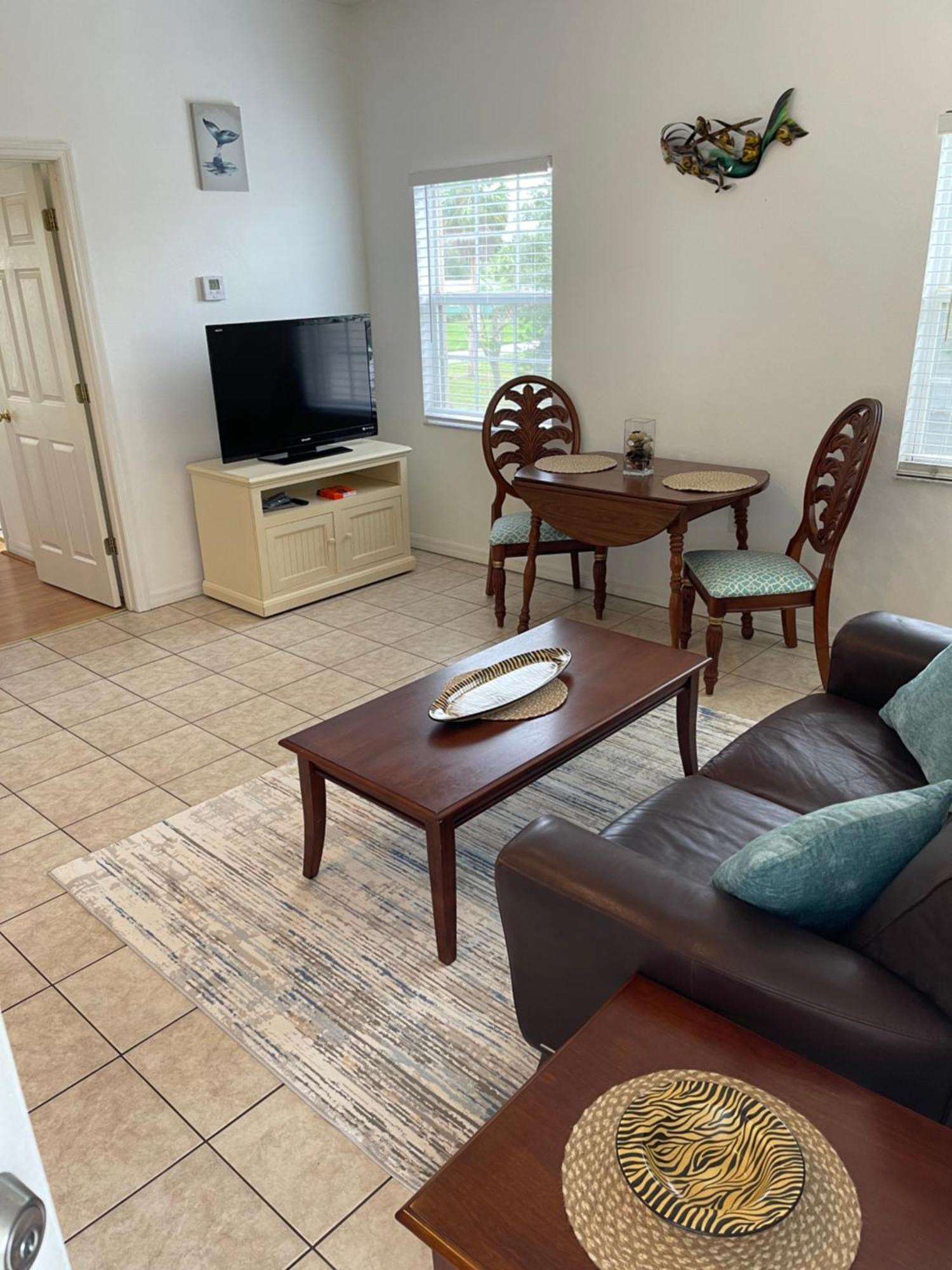 Apartment -walk To Siesta Key