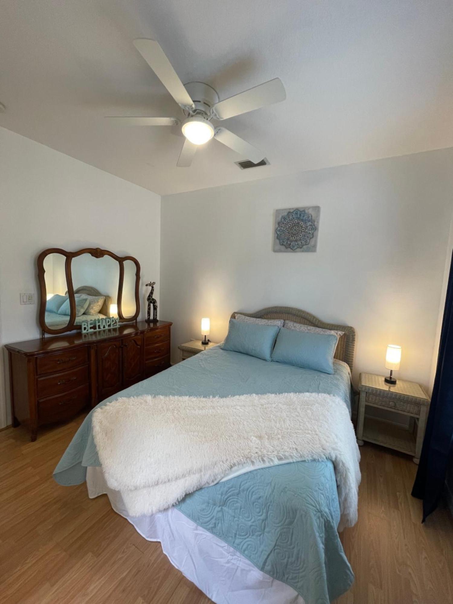 -walk To Siesta Key Apartment Sarasota