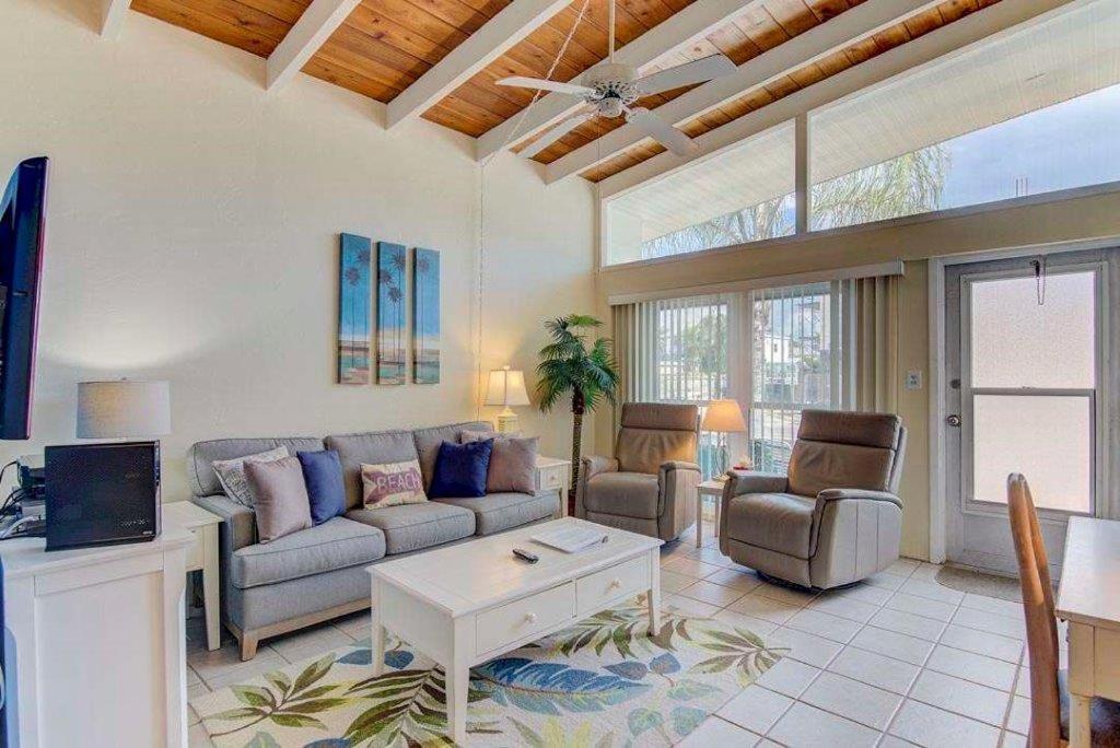 Aparthotel Sea Crest *