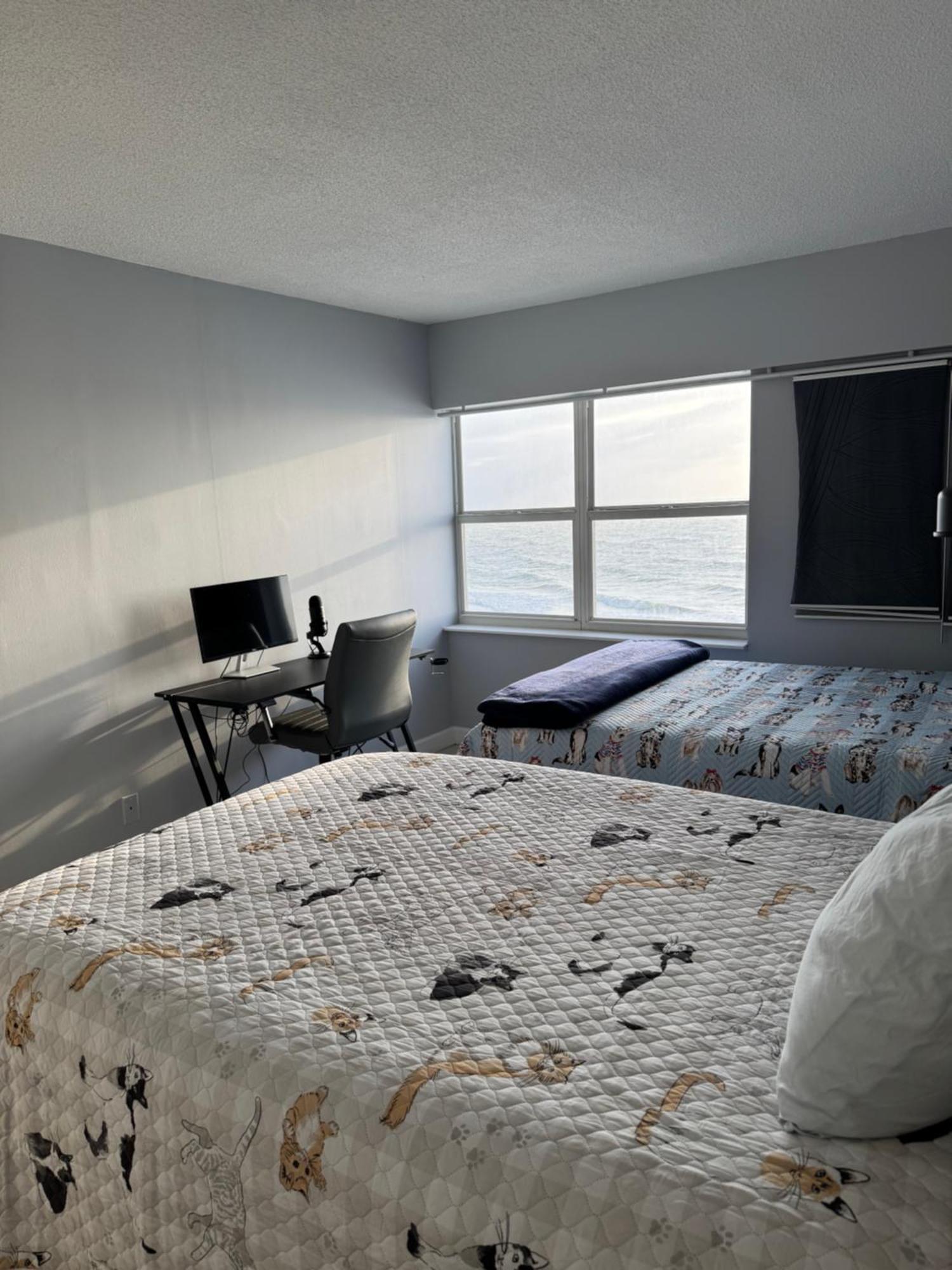 Water Front - Lido Apartment