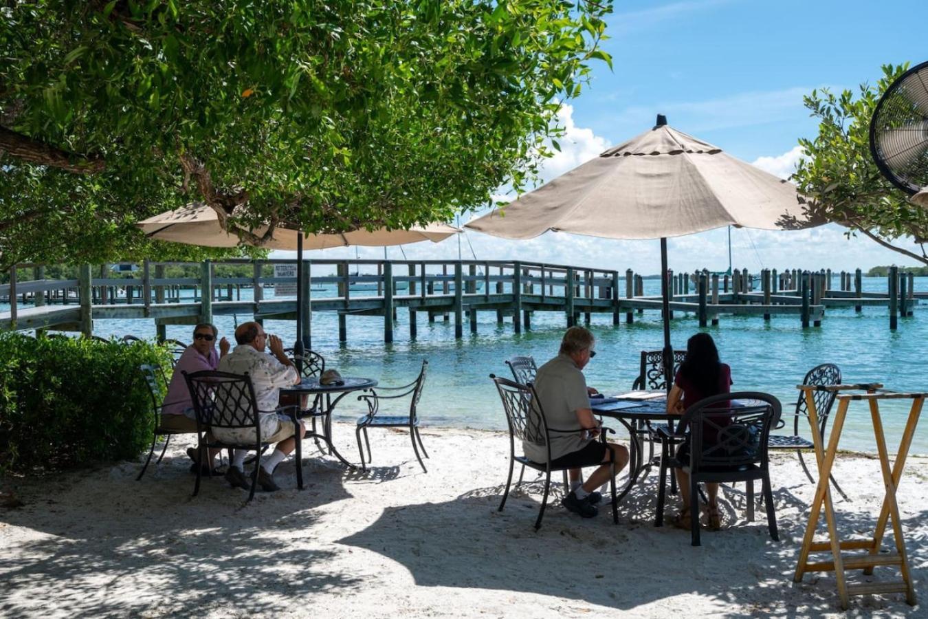 Country house Quiet Walk To Siesta Key Relax Or Work Sarasota