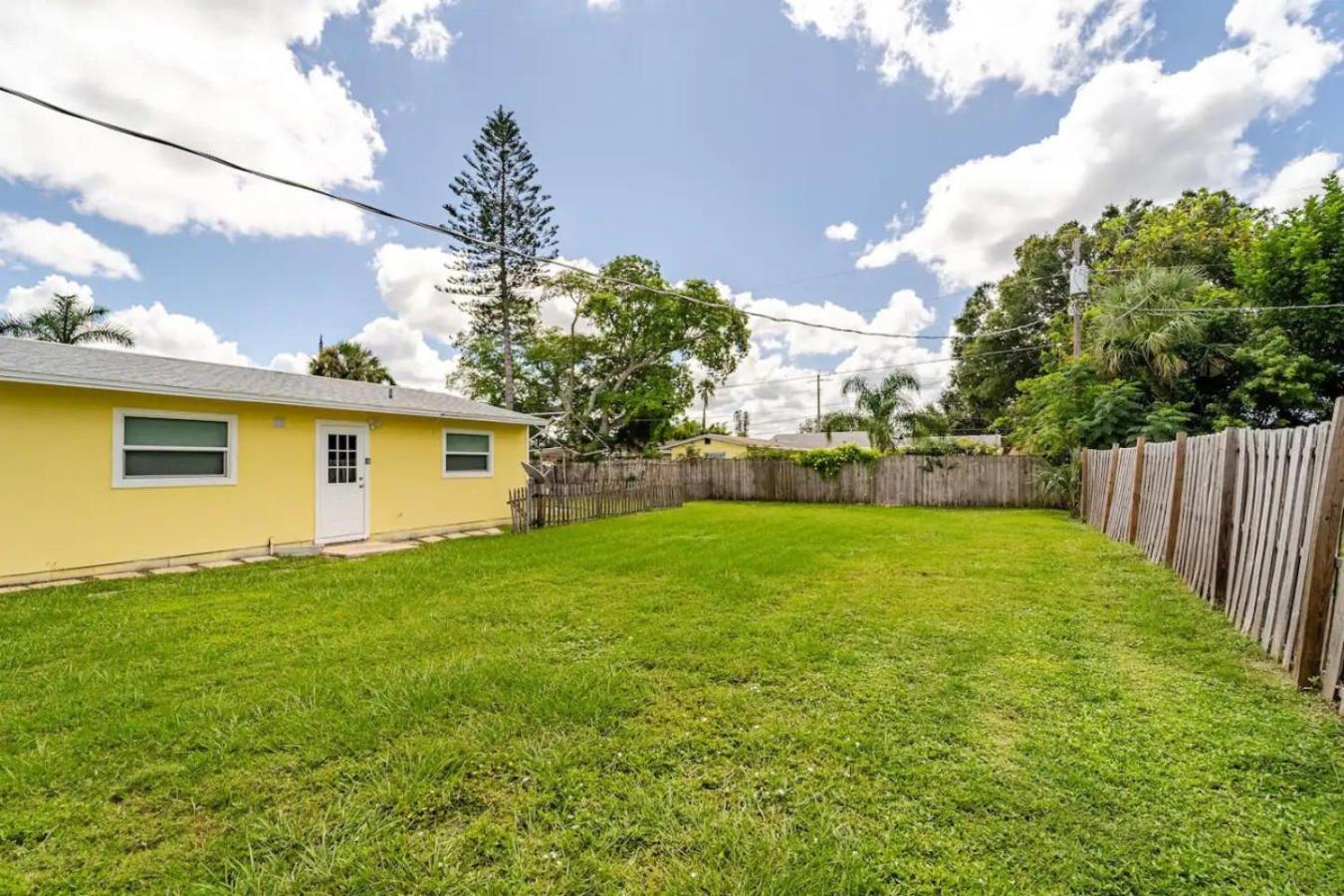 Country house Quiet Walk To Siesta Key Relax Or Work Sarasota