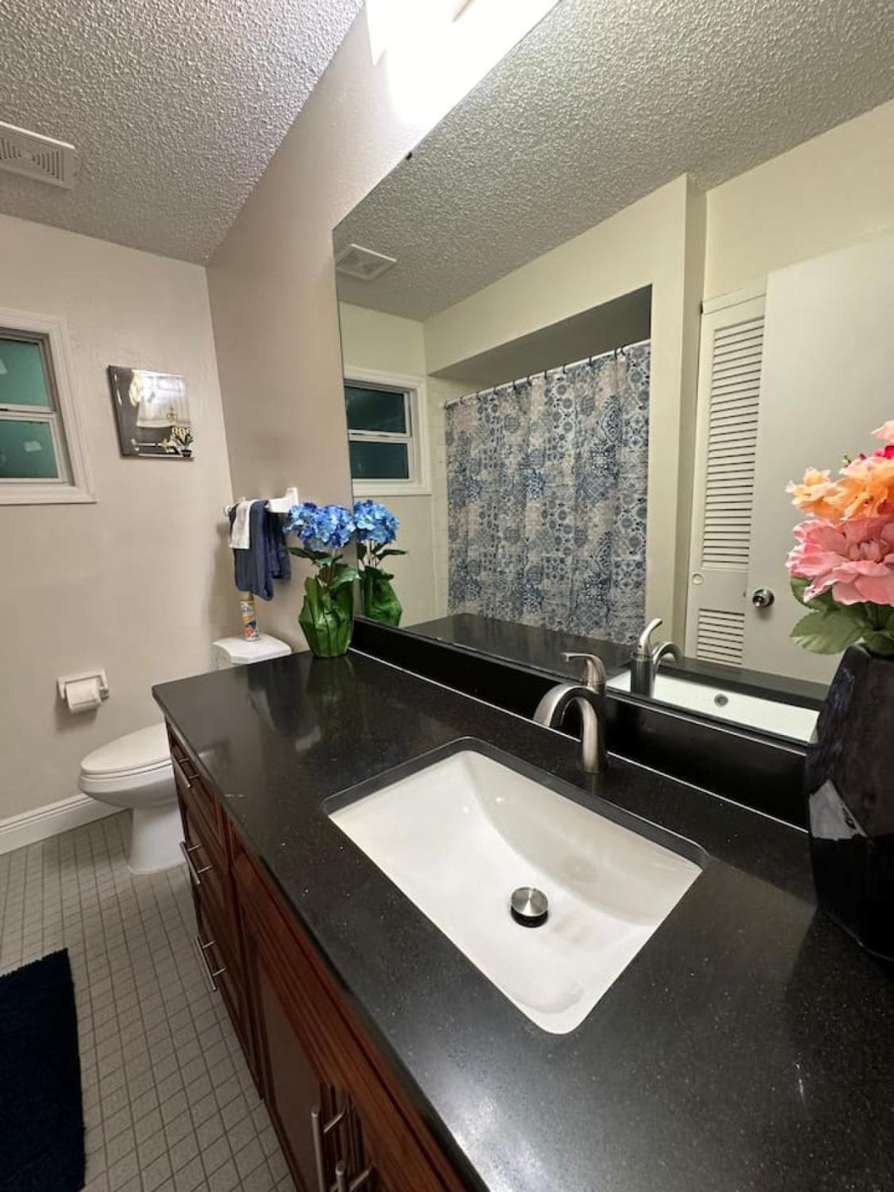 Country house Quiet Walk To Siesta Key Relax Or Work Sarasota
