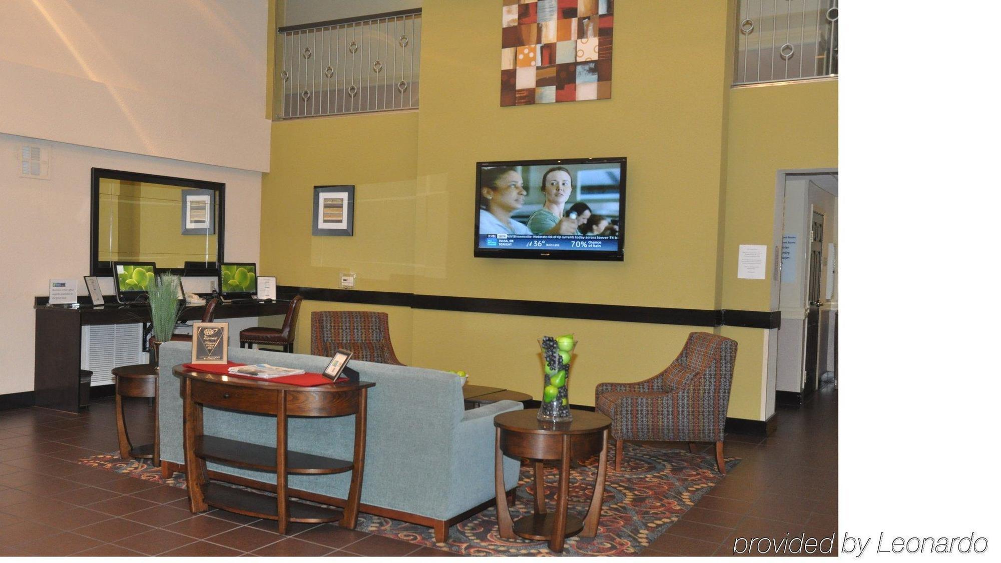 Express & East By Ihg Hotel