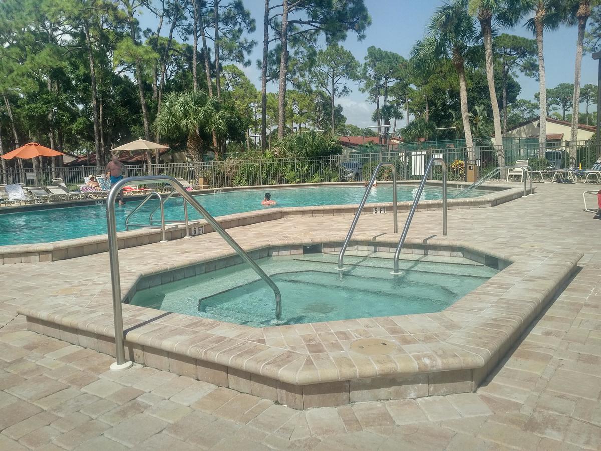 Holiday home Fantastic At Village Des Pins Sarasota, Near Siesta Key