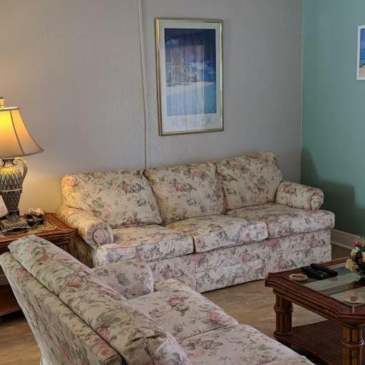South Apartment *